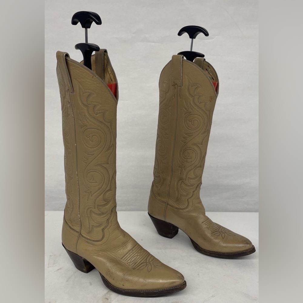 Vintage tan Justin tall cowboy boots, color bone, from 80s or 90s